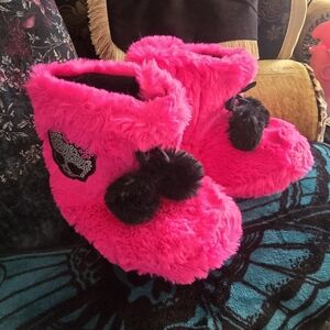 💋3/$20 Monsterhigh Fuzzy Pink Slipper Boots